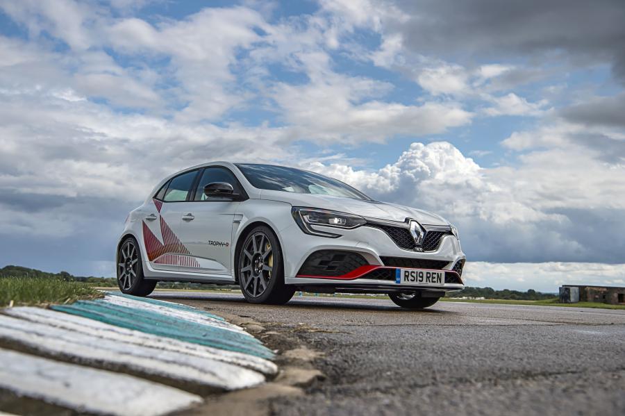  Renault Megane R.S. Trophy-R 2019 года  (UK) (фото 33 из 46)
